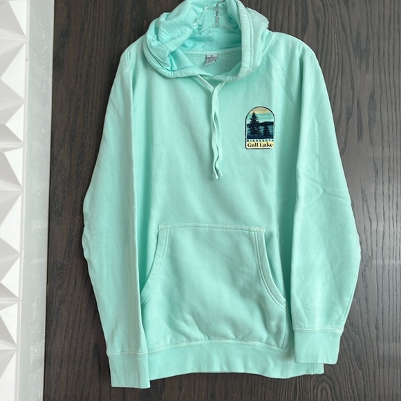 NWT- hoodie medium with front and back logo Minnesota, Gull lake - Picture 1 of 5